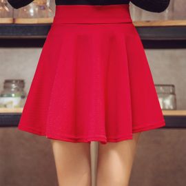 تنورة نسائية قصيرة بكسرات 
