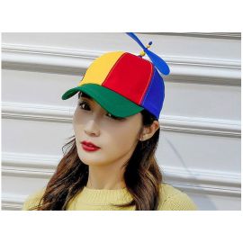 قبعة اليعسوب النسائية الملونة