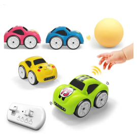 سيارة كهربائية مستشعرة للحركة تعمل بالتحكم عن بعد للأطفال