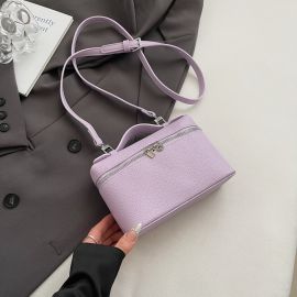 حقيبة يد نسائية مربعه الحجم