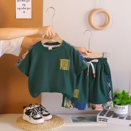 اطقم صيفية قصيرة الأكمام للأولاد بتصميم ألوان متداخلة