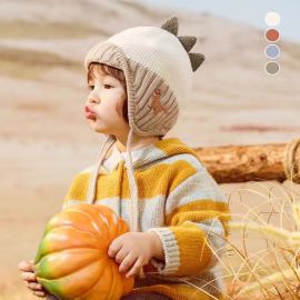 قبعة أطفال بطبقة مزدوجة من المخمل دافئة، قبعة لطيفة بحماية للأذن وتصميم على شكل ديناصور