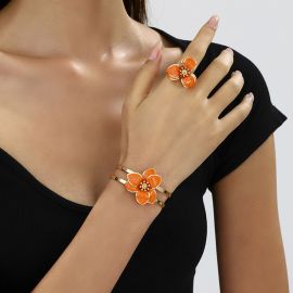 مجموعة خواتم وأساور على شكل زهرة زيتية للسيدات