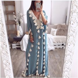 قفطان الأناقة النسائي  البسيط تصميمه يجمع بين الأصالة والعصرية. 