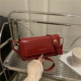 شنطة نسائي مستطيلة الحجم 