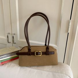 شنطة نسائي عصرية مزينه بحزام