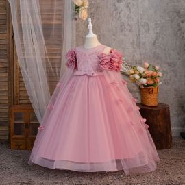 فستان بناتي فضفاض من الدانتيل والزهور بفتحة ضهر على شكل v