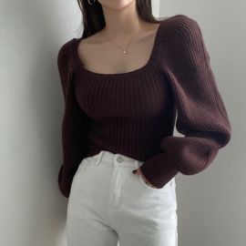 ستره نسائيه محبوكه فتحه صدر مربعه