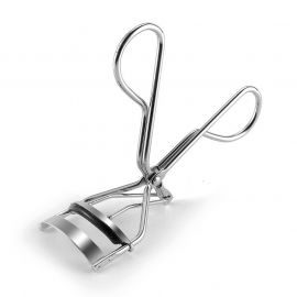 مكبس رموش معدني فاخر بخفة وزن وقبضة مريحة يضمن رفعًا جذابًا للرموش