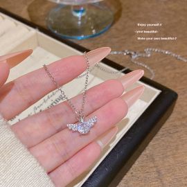 قلادة على شكل تاج  وجناح ملاك فاخر وخفيف الوزن، قلادة نسائية تناسب جميع الأذواق