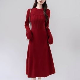 فستان نسائي ضيق الخصر متوسط ​​الطول برقبة دائرية وأكمام طويلة 