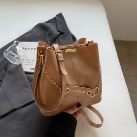 شنطه نسائي بتصميم عصري