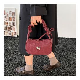 شنطه نسائي مزينه بفراشه