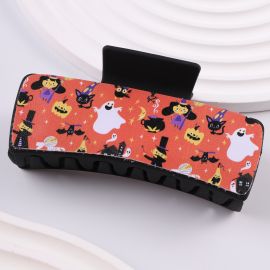 مشابك شعر بأشكال جريئة يمنح إطلالة فريدة لمحبي الأسلوب الروك والأزياء الغريبة