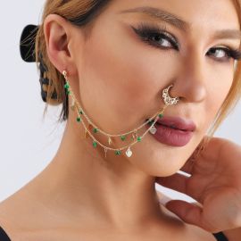  إكسسوار أنف وأذن  بسلاسل متدلية بتصميم قلوب وخرز أخضر.