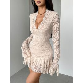 فستان من الدانتيل للنساء