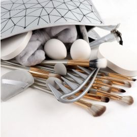 حقيبة تضم فرش مكياج متعددة الاستخدام وإسفنجات ناعمة مع حقيبة لحماية وحفظ الأدوات / 32 قطعة