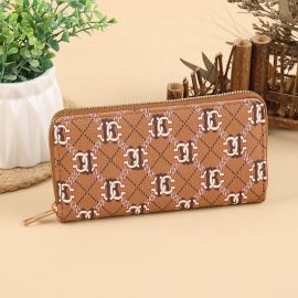 محفظة يد عملية وأنيقة مزخرفة بنقوش ملونة مثالية للاستخدام اليومي للنساء 