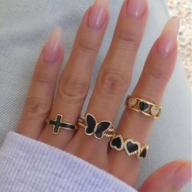 مجموعة خواتم رقيقة تضيف لمسة أناقة راقية لأي إطلالة للسيدات