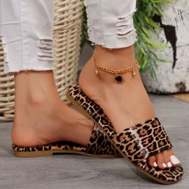 صندل نسائي مسطج بتصميم نمري