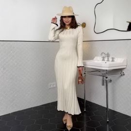 فستان نسائي طويل باكمام  طويلة