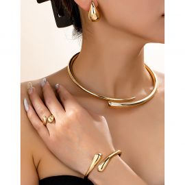 طقم اكسسوار ناعم من 4  قطع