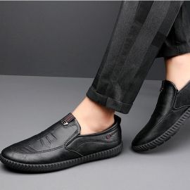 أحذية جلدية مسطحة ذات نعل ناعم مانعة للإنزلاق للرجال
