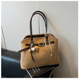 شنطة كتف نسائي مزينه بحزام مع قلاده