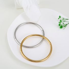 سوار نسائي بتصميم بسيط