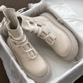 حذاء نسائي مرتفع برباط 