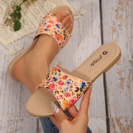 صندل نسائي مزين بنقوشات 