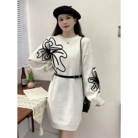 فستان نسائي قصير مزين برسوم