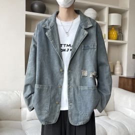 جاكيت دنيم فضاض بتفاصيل احترافية تمنح إطلالة فخمة رجالي 