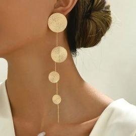 اقراط طويله بنمط دائري