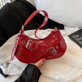 شنطة نسائي صغيره مزينه باحزمه