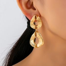 اقراط نسائي بتصميم كلاسيكي