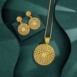 طقم مجوهرات دائري ذهبي أنيق يناسب الحفلات والمناسبات