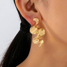 اقراط نسائيه ذهبيه 