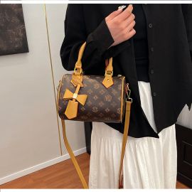 حقيبة كتف مطبعة بأشكال متعددة وشكل أسطواني للسيدات 