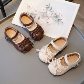 احذيه للبنات مزينه بفيونكا وقماش الدانتيل