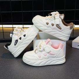 حذاء رياضي أبيض بنعل سميك وخيوط أمامية للفتيات 