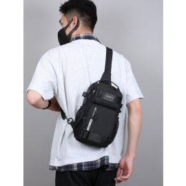 حقيبة ظهر وكتف رجالية تتميز بجيوب خلفية مخفية وجيوب جانبية  ومساحة داخلية واسعة ومنظمة
