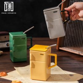 كوب سيراميك بتصميم ثلاجة