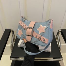 شنطة نسائي مزينه بسلاسل ورسومات