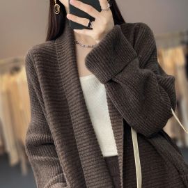 سترة صوفية بتصميم كسول ناعم بلون سادة للنساء