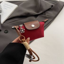 شنطه صغيره الحجم بتصميم عصري