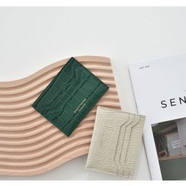 محفظة بطائق متعدده الطبقات