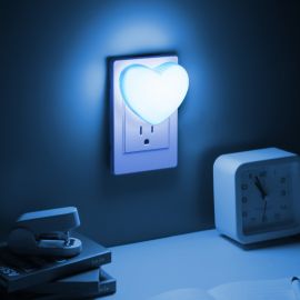 مصباح ضوء ليلي بمقبص طاقة وبألوان متعددة 