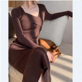 فستان مكمم وياقة انيقة محبوك فرنسي بتصميم أنيق للسيدات 