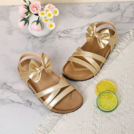 حذاء بناتي ذهبي مزين بفيونكا